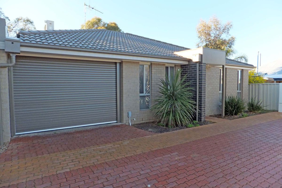 2 / 6 Tweddle Street, Kyabram