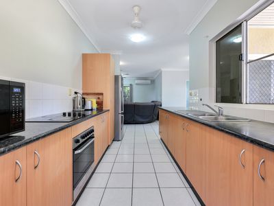 11 Buckingham Street, Gunn