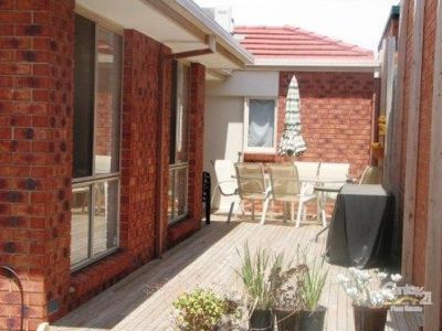 6 The Mews, Hampton Park