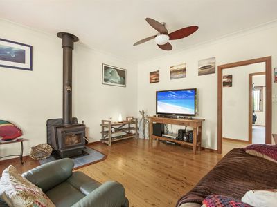 76 Princes Highway, Lake Tabourie