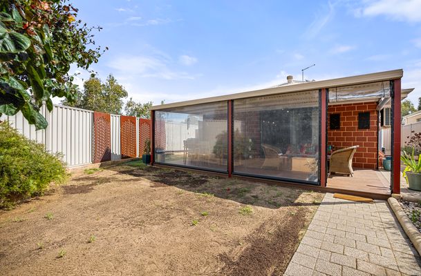 2 PENDRAGON LANE, Baldivis