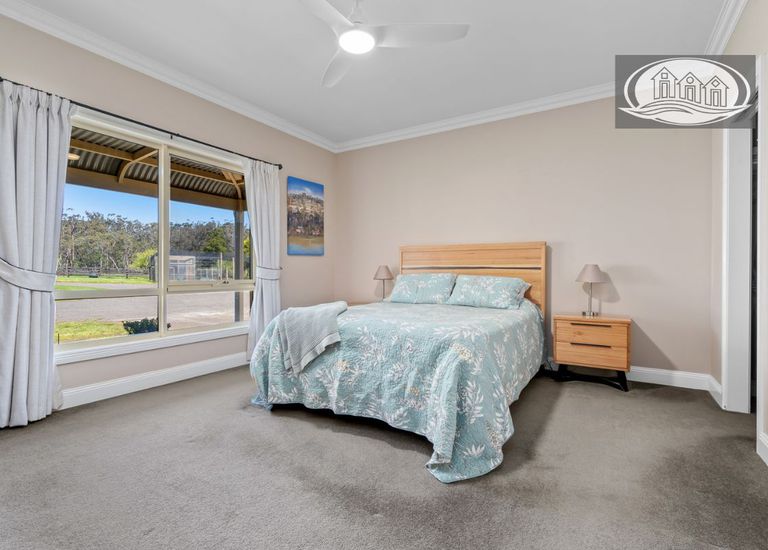 231 Golf Course Road, Heywood