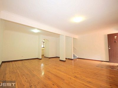 12 / 8A Chiswick Road, Greenacre