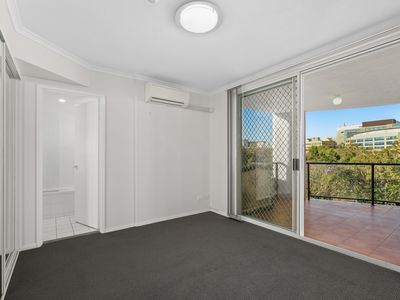 19 / 16 Patrick Lane, Toowong