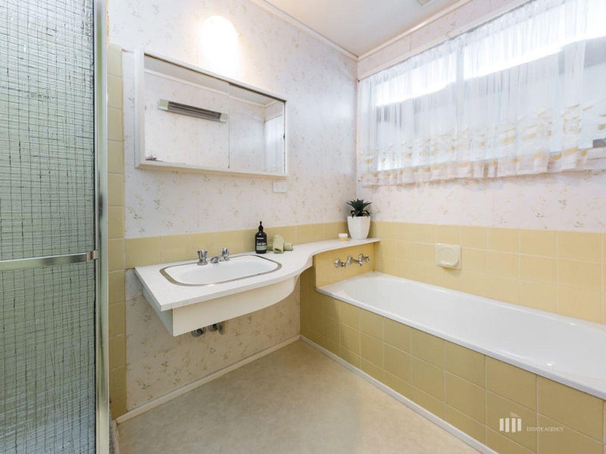 5 EMDEN CRESCENT, Mulgrave