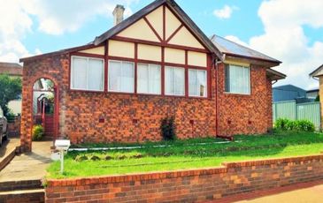 1 / 109 Bradley Street, Guyra