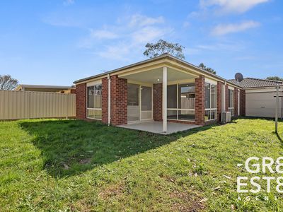 12 Menindee Terrace, Narre Warren South