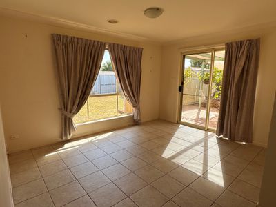 18 Rosewood Drive, Griffith