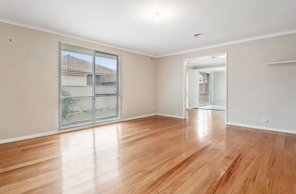 35 Beacon Hills Crescent, Craigieburn