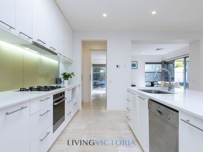 24 Minvi Terrace, Cairnlea