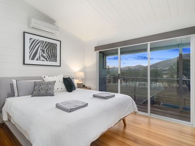 454 Howes Creek Road, Mansfield