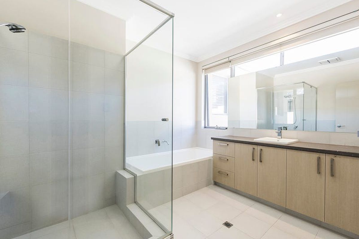 2A Genesta Crescent, Dalkeith