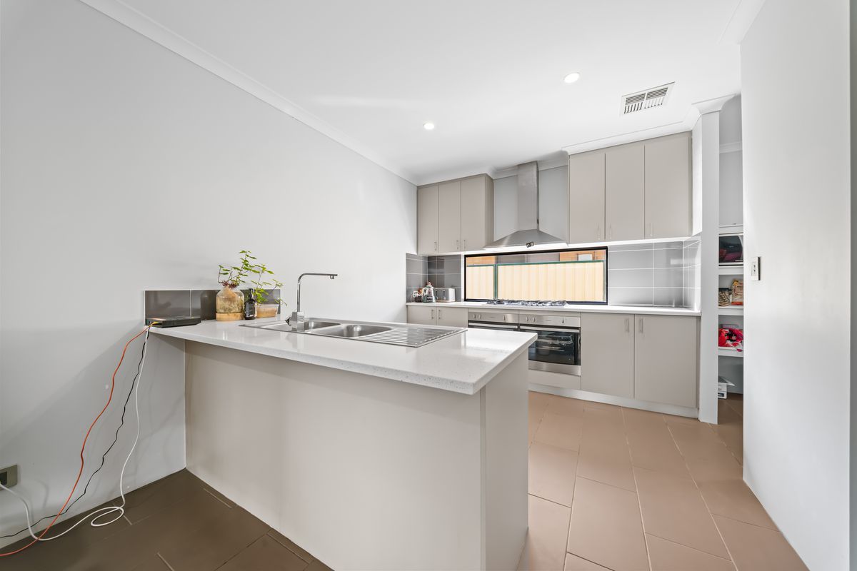 13 Eucalyptus Drive, Hammond Park