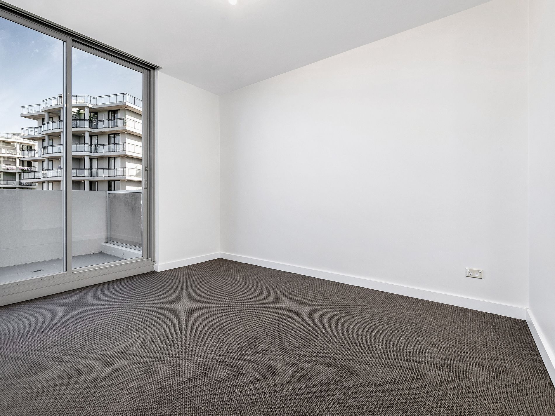 141 / 555 Princes Highway, Rockdale