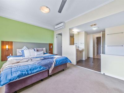 1 / 15 Flame Tree Court, Airlie Beach