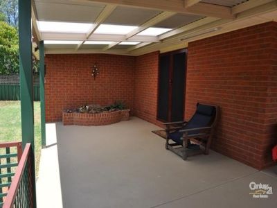 8 Lincoln Park Way, Dubbo