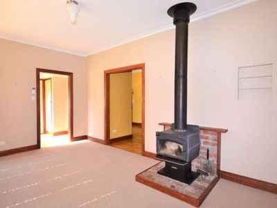 12 Lakeside Avenue, Mount Beauty