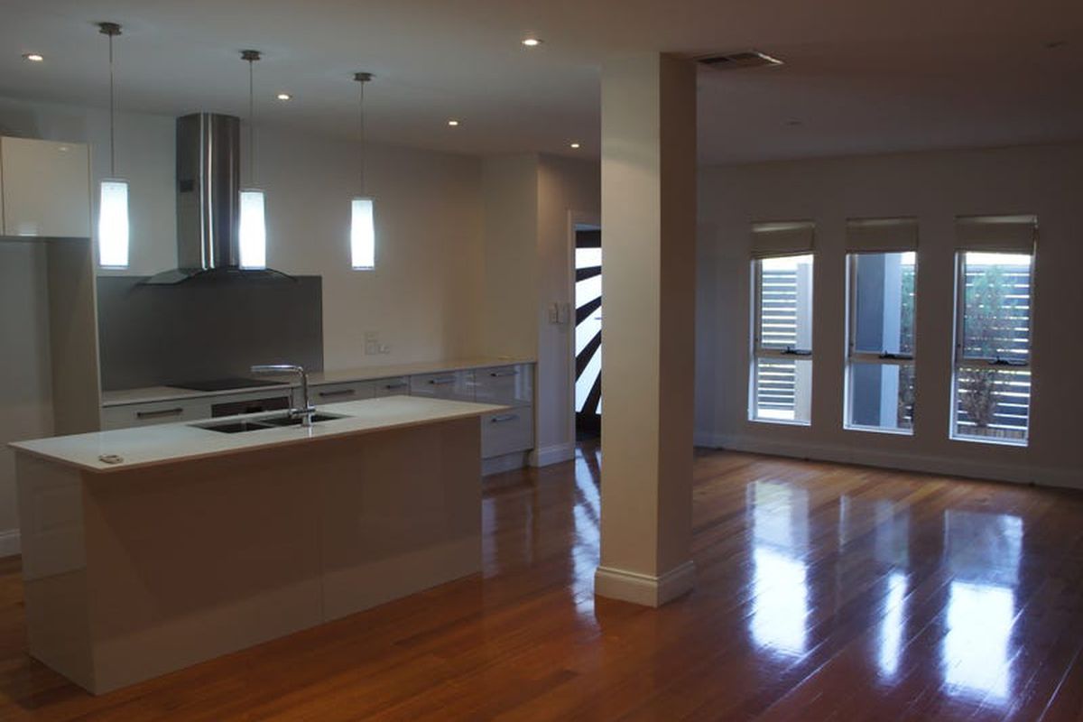 1 / 23 Keelall, Mawson Lakes