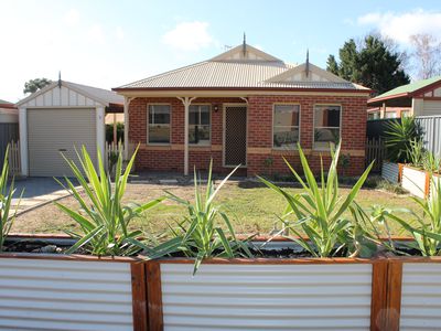 2 Emma Place, Quarry Hill