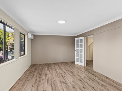 1 / 9 College Avenue, Oak Flats