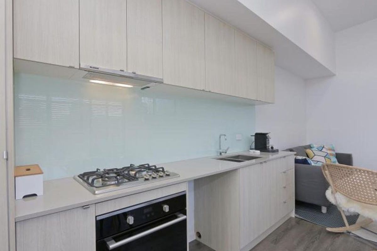 1 / 8 Salisbury Road, Rivervale
