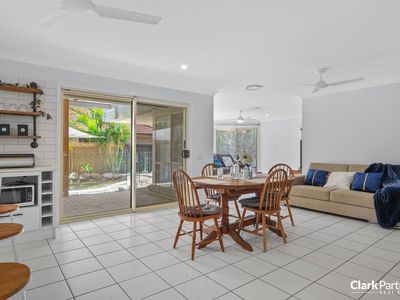 27 Peppertree Street, Warner