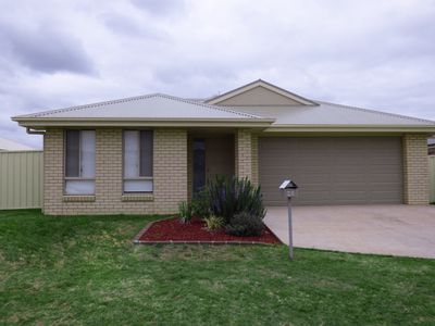 42 Madden Drive, Griffith