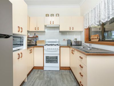 60 Strata Avenue, Barrack Heights