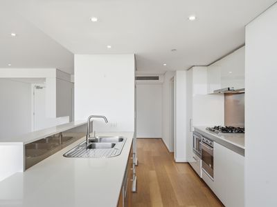 601 / 30 The Circus, Burswood