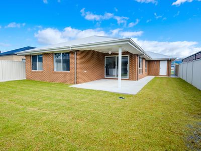 24 ASHBURTON CIRCUIT , Wodonga