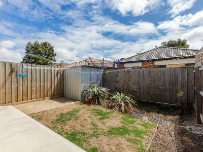 7 / 90A Ballan Road , Werribee