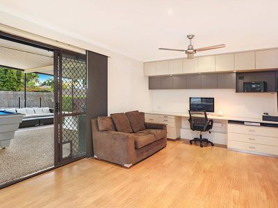 17 Ghost Gum Avenue, Kuluin