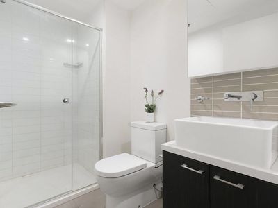 505 / 8 Sutherland Street, Melbourne