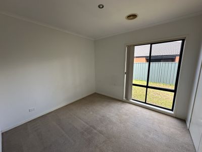 6 Secret Garden Way, Tarneit