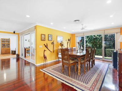 33 Selkirk Ave, Benowa