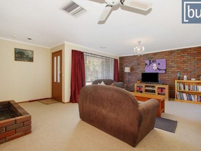 11 Doongan Pl, West Albury