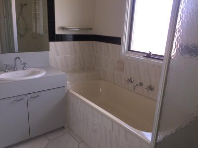 9 Kiewa Court, Werribee