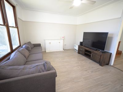 10 Gallop Avenue, Parkes