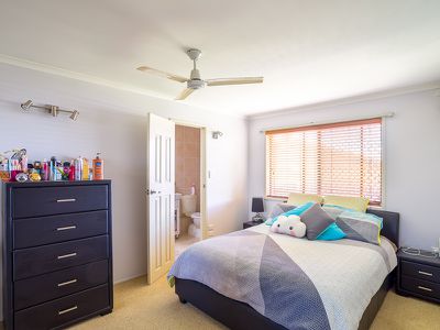 6 CARMEL COURT, Point Vernon