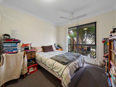 2 / 2 Darter Close, Lowood