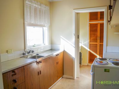 3 / 7 Roberts Avenue, Horsham