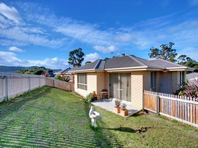 1 Brook Way, Kingston
