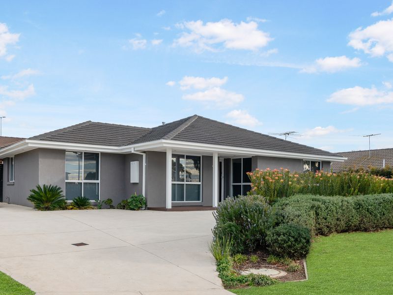 1 / 8 Pike Place, Bacchus Marsh