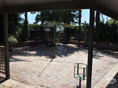 33 Chifley Drive, Dubbo