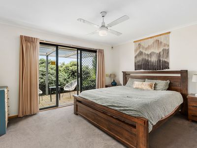 7 Reta Close, Leopold