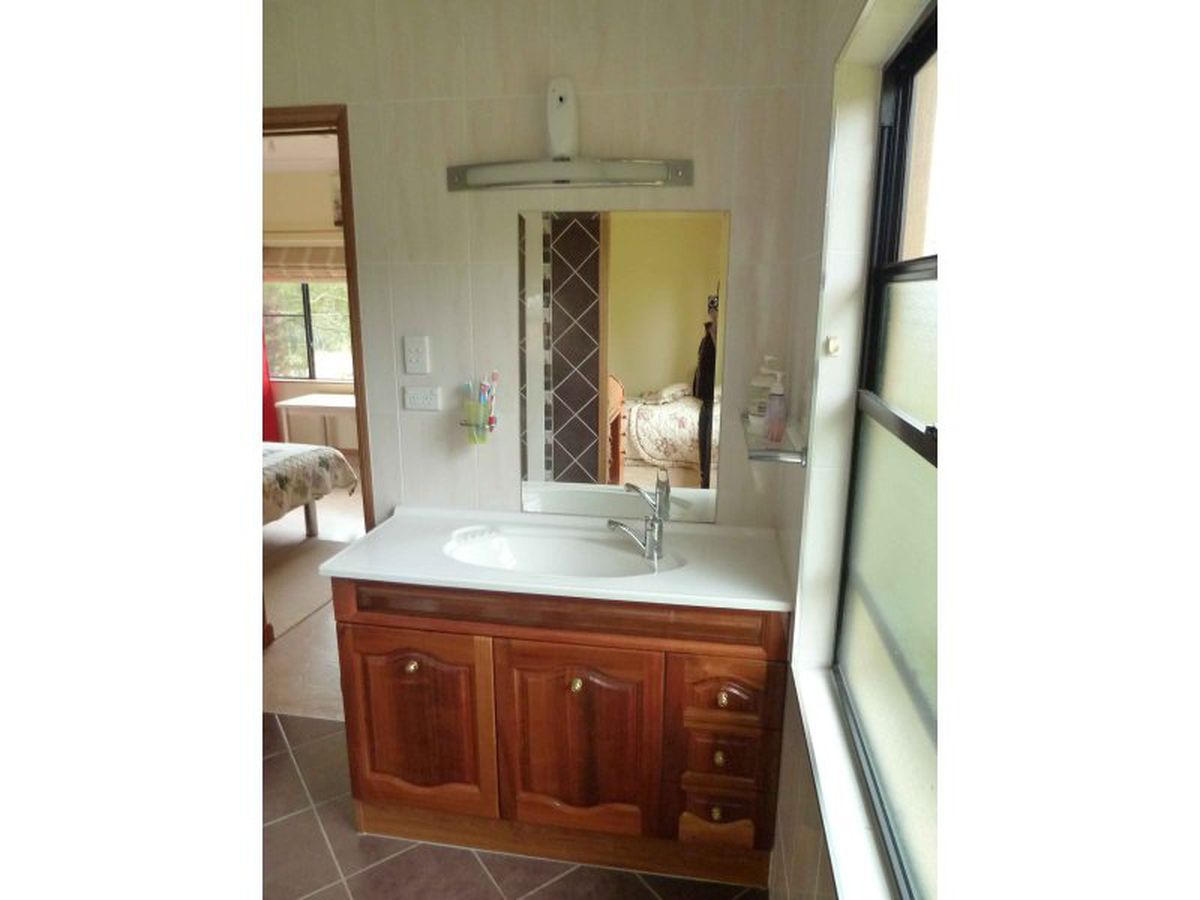 201 Deep Creek Road, Atherton