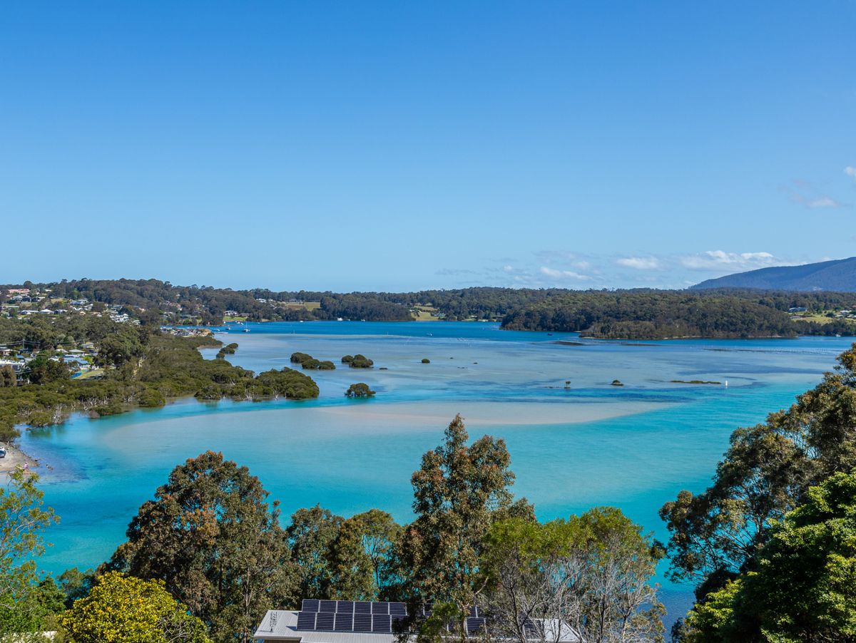 11 Hillcrest Avenue, North Narooma