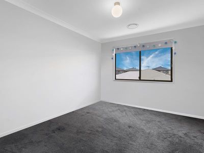 16 Ross Street, Rochedale
