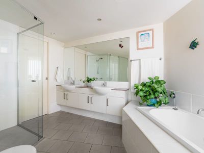 302 / 42 Queen Street, Kings Beach