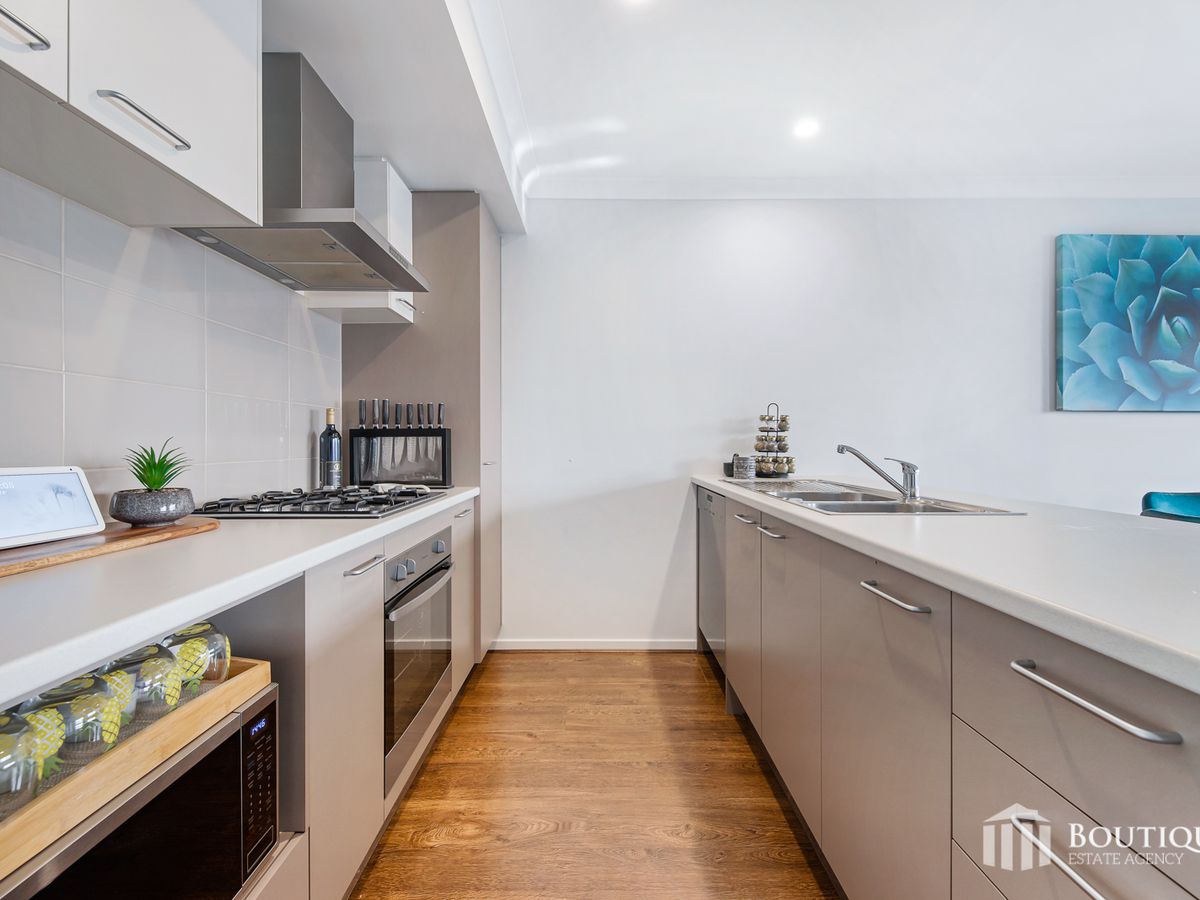35 Sandy Road, Officer